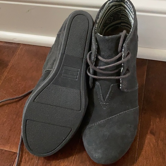 Brand New Toms Booties - Picture 4 of 4